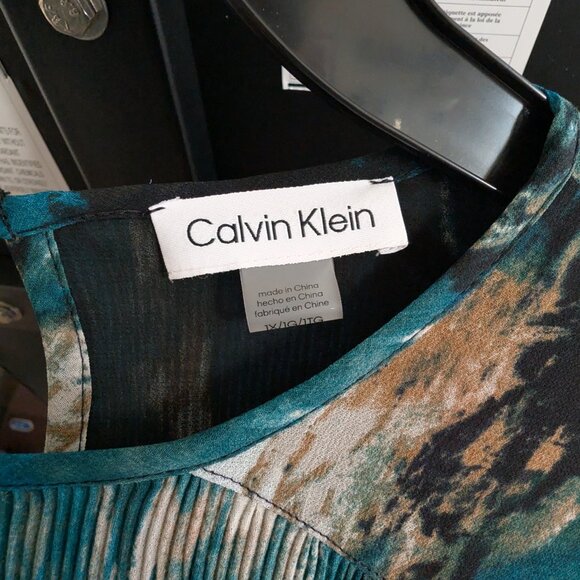 Calvin Klein Print Crew Neck Accordion Pleated Top (1X Plus) Brand New! - Picture 5 of 6